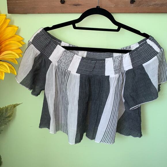 NWT Elan Blue & White Cropped Smocked Striped Off-Shoulder Top Size: Medium - Picture 1 of 15